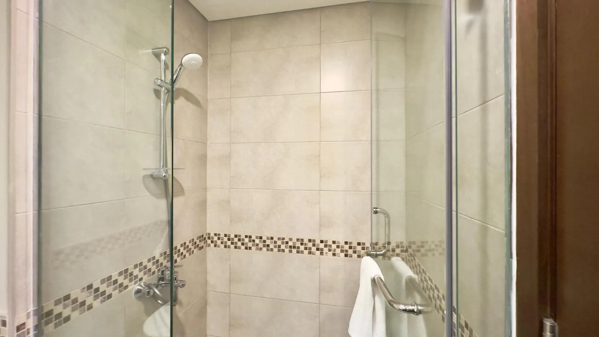 Sleek & Spacious 2Br In Damac Vera, Business Bay By Bhavan Vacation Homes Dubai