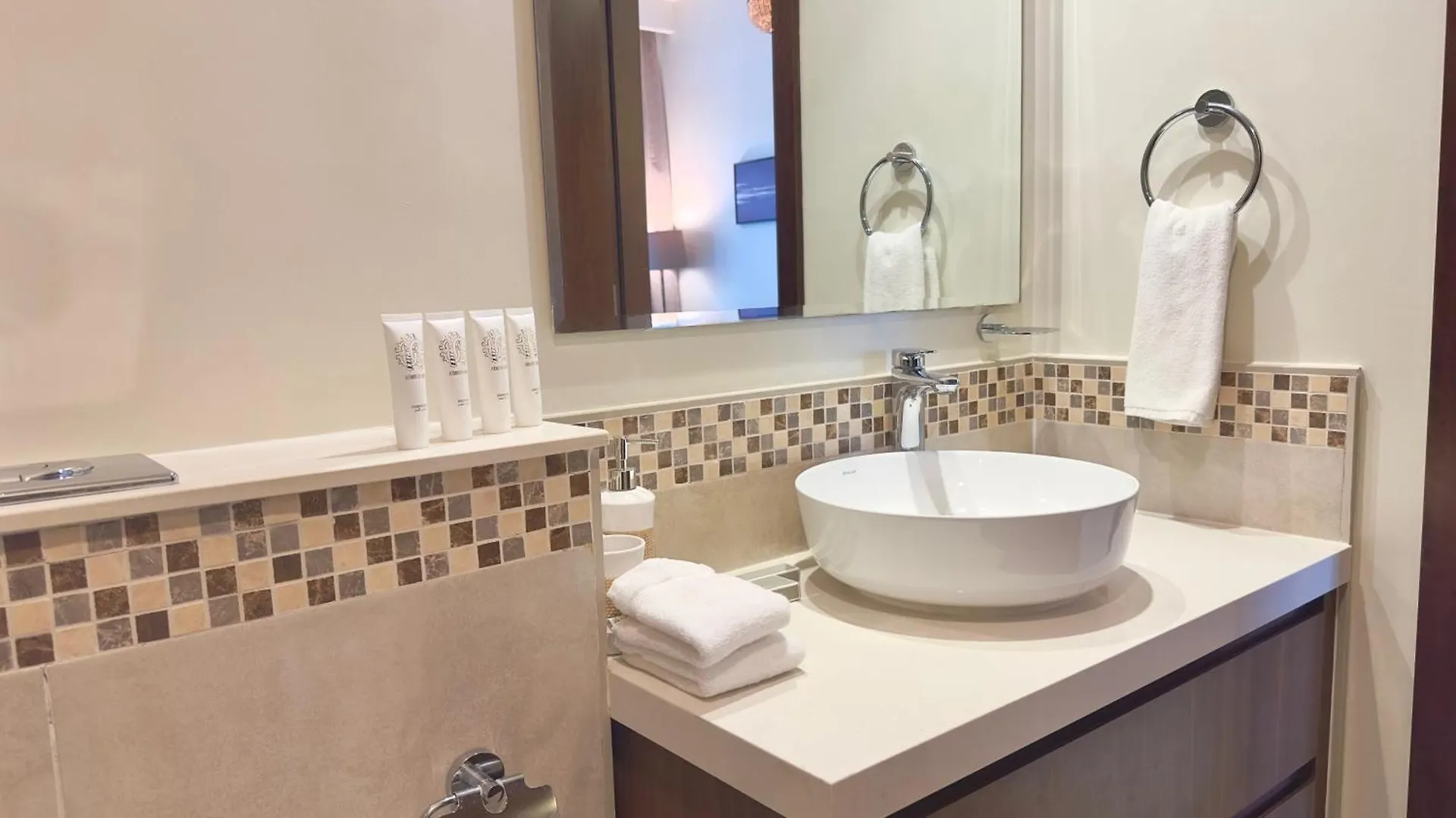 Sleek & Spacious 2Br In Damac Vera, Business Bay By Bhavan Vacation Homes Dubai Apartment
