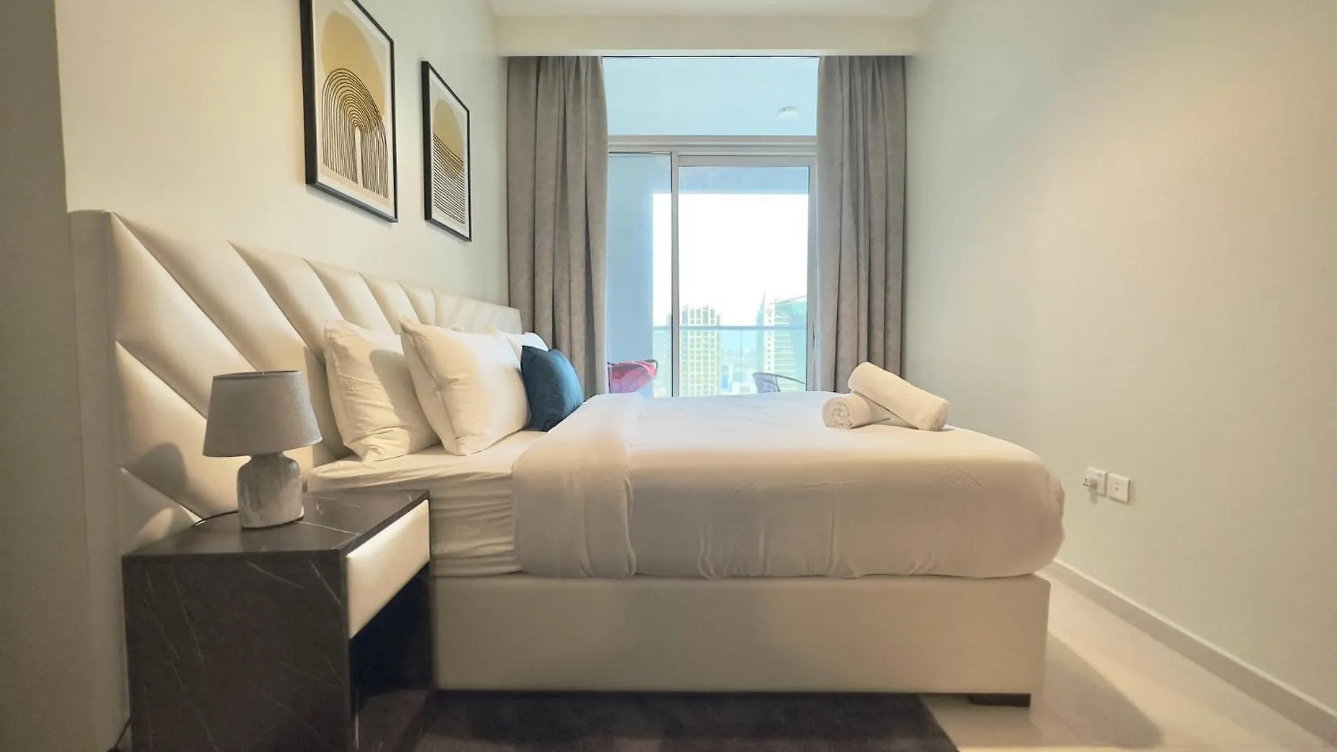 Apartment Sleek & Spacious 2Br In Damac Vera, Business Bay By Bhavan Vacation Homes Dubai