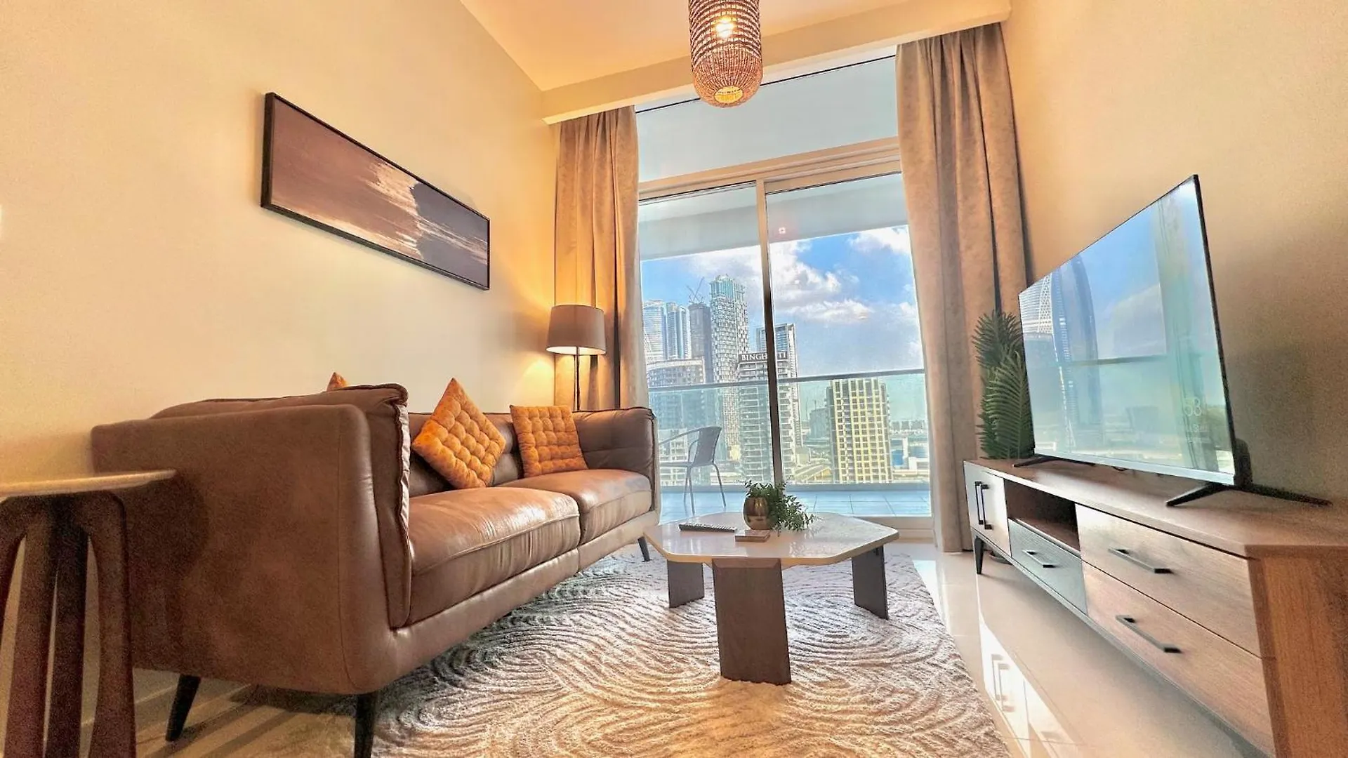 Sleek & Spacious 2Br In Damac Vera, Business Bay By Bhavan Vacation Homes Dubai