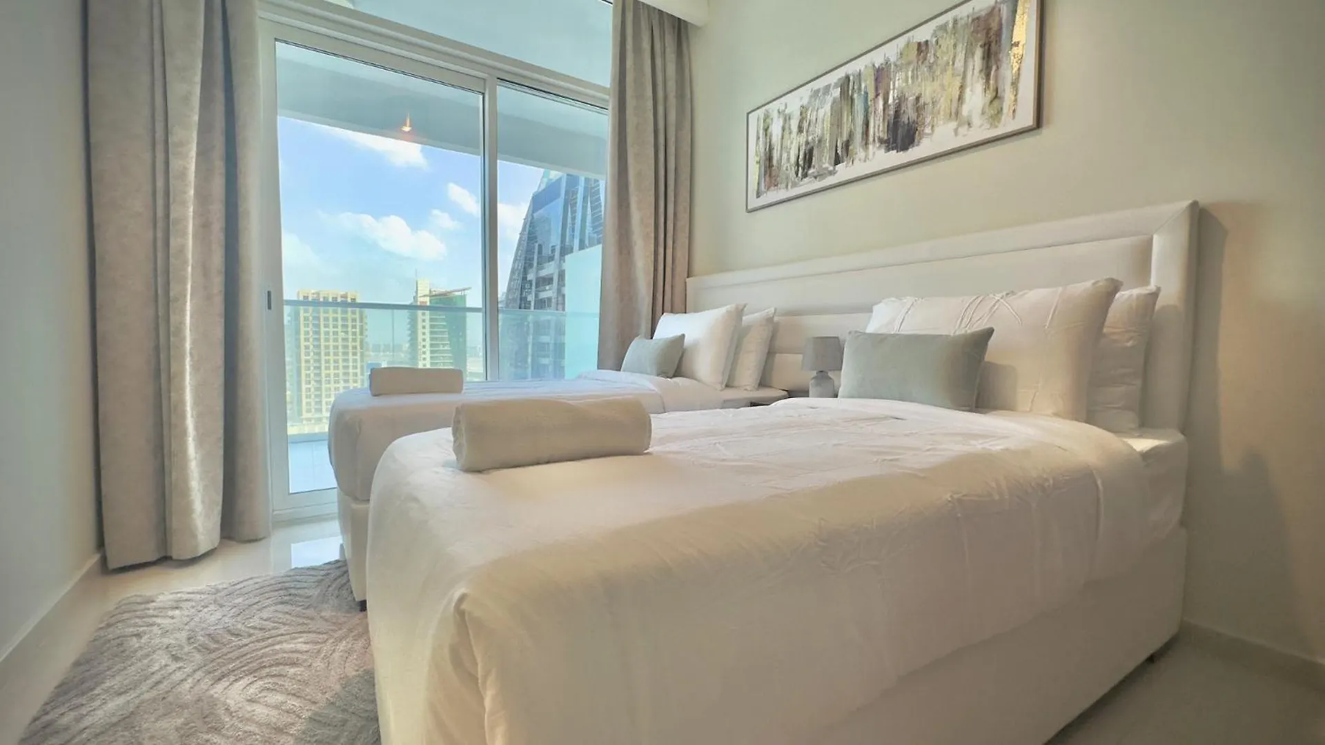 Sleek & Spacious 2Br In Damac Vera, Business Bay By Bhavan Vacation Homes Dubai